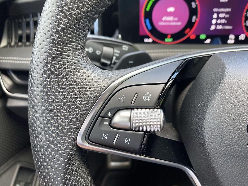 Škoda Superb (2025) Combi iV 1.5 TSI DSG SportLine - fotka 27 z 40