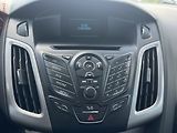 Ford Focus (2014) 1.6 TDCi, AC, výhřev sed - náhled 14