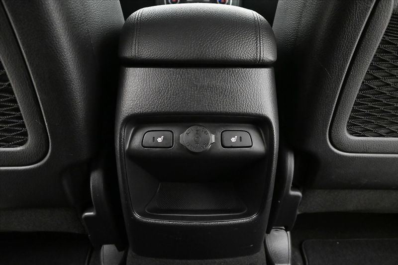 Kia Sorento 2,2 CRDI 145 kW AT 4x4 Navigac - fotka 21 z 30