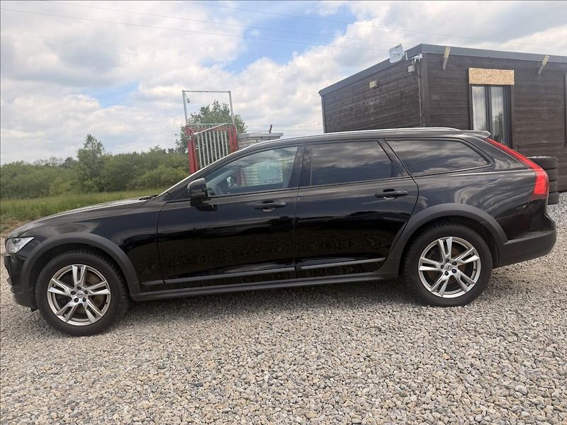 Volvo V90 2,0 CROSS COUNTRY DPH NOVÉ ČR - fotka 8 z 31