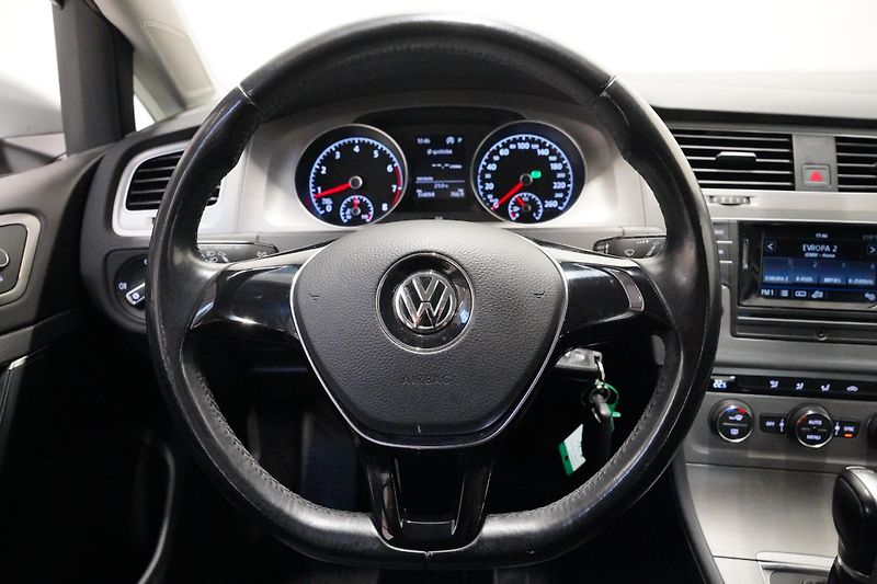 Volkswagen Golf - fotka 16 z 24