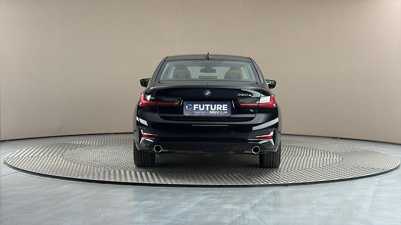 BMW Řada 3 320e AUT Luxury Line - fotka 5 z 27