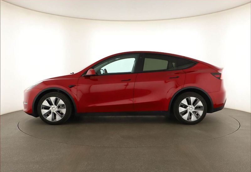 Tesla Model Y (2022) Long Range AWD 79kWh, SoH 91% - fotka 3 z 19