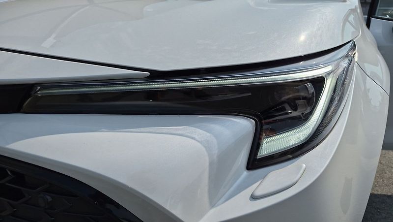 Toyota Corolla 1.8 HEV e-CVT Style - fotka 26 z 26