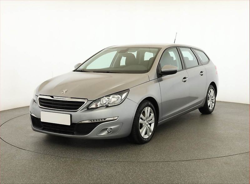 Peugeot 308 (2017) 1.6 BlueHDi, Tempomat - fotka 2 z 19