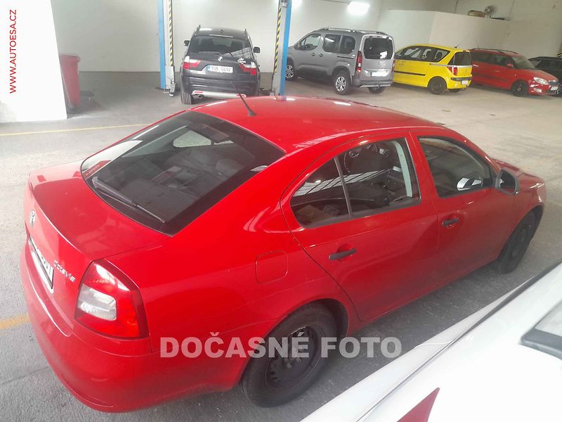 Škoda Octavia (2012) 1.2 TSi, AC - fotka 2 z 3