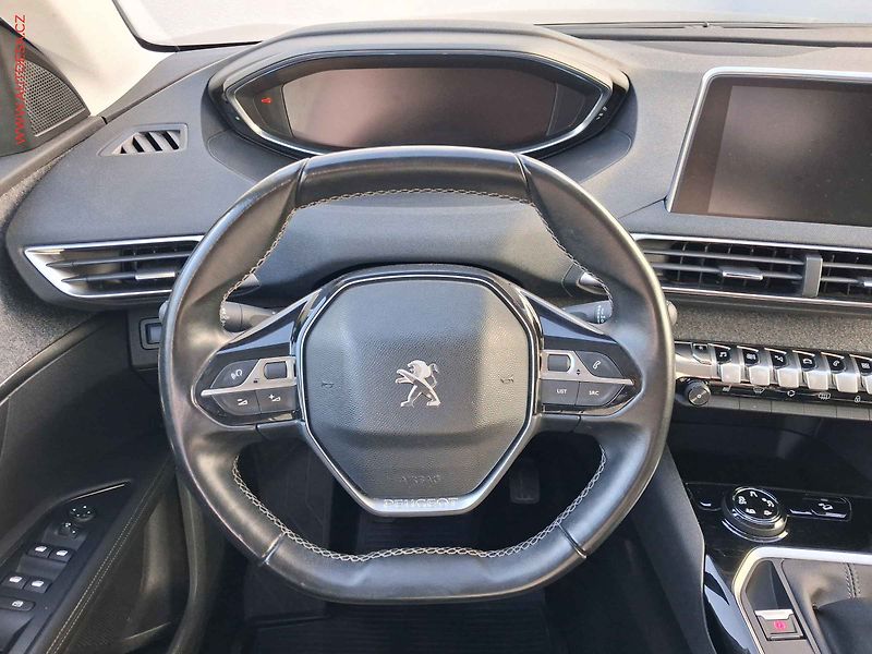 Peugeot 5008 (2018) 1.5 HDi 7míst, Allure, LED - fotka 11 z 20