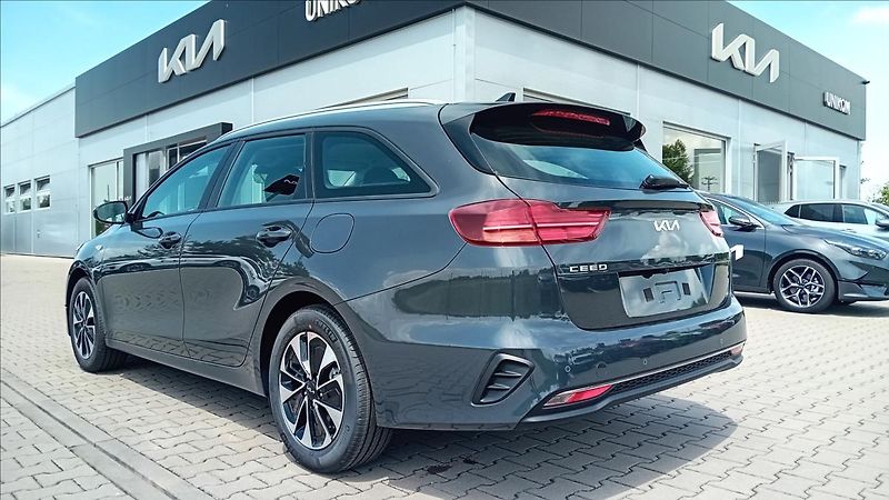Kia Ceed 1,5 SW T-GDi 7DCT SPIN - fotka 6 z 13