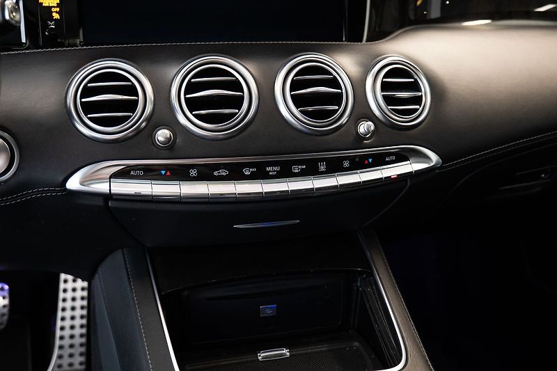 Mercedes-Benz Třídy S 500 Coupé 4MATIC - fotka 15 z 25