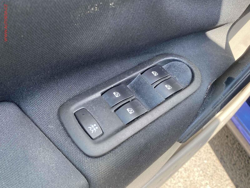 Renault Mégane (2003) 1.6i, AC - fotka 13 z 15
