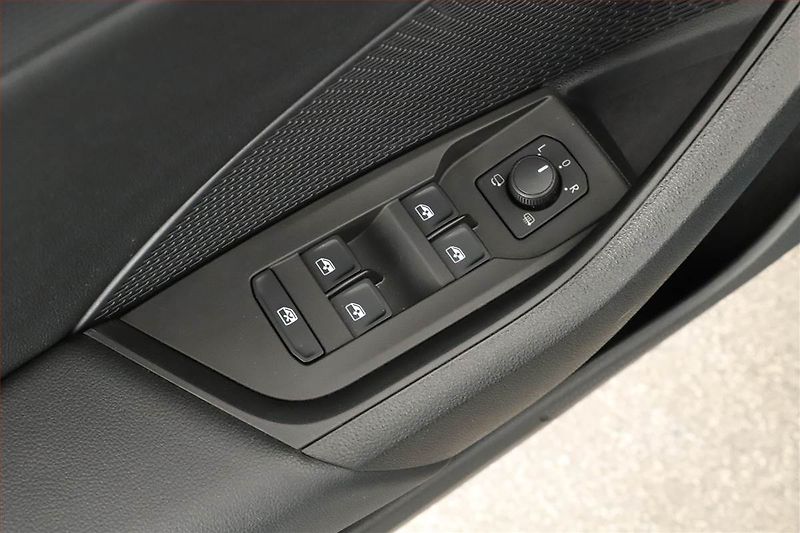 Škoda Octavia (2023) 1.5 TSI e-tec - fotka 9 z 16