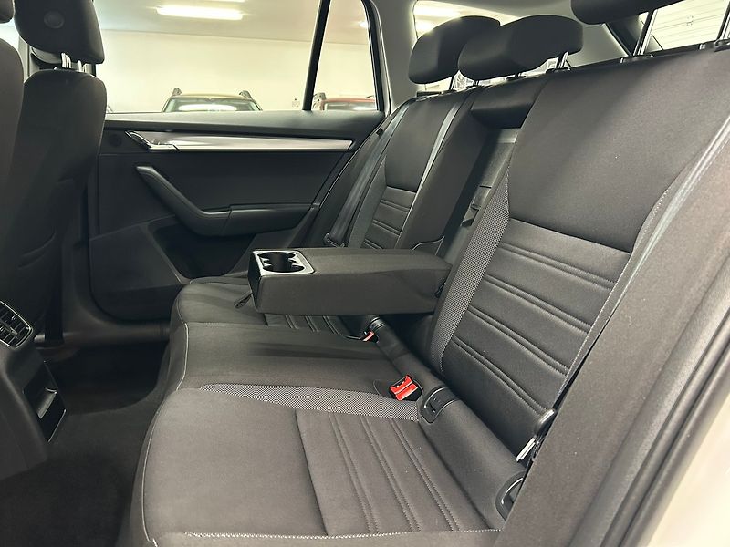 Škoda Octavia (2018) 1.4 G-Tec Ambition 2018 | Záru - fotka 17 z 54