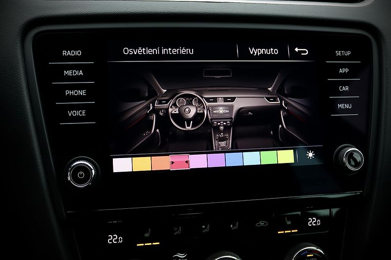 Škoda Octavia 3 FL Combi 1.5 TSI 110 kW DSG - fotka 34 z 39