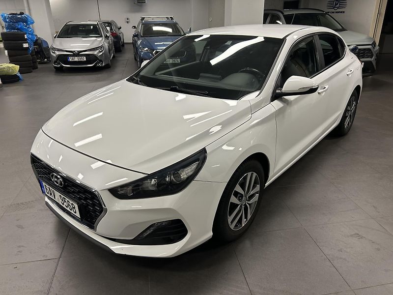 Hyundai i30 (2018) 1.0T-GDi Fastback 88kW Alu - fotka 2 z 22