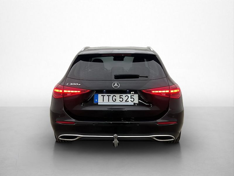 Mercedes-Benz Třídy C 300e Avantgarde Kamera Tažné - fotka 7 z 32