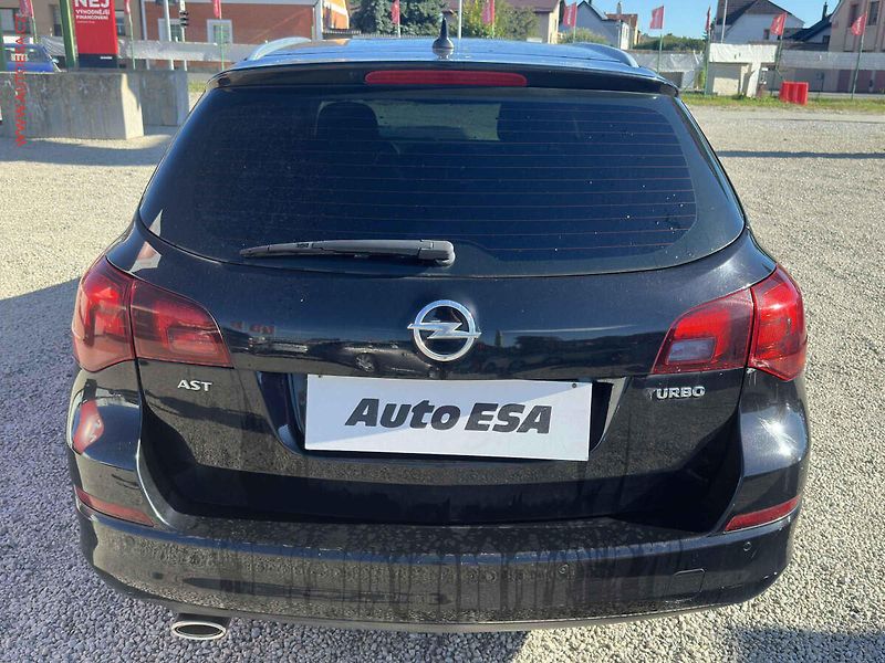 Opel Astra (2011) 1.4 T, 1.maj, AC, tempo - fotka 5 z 18