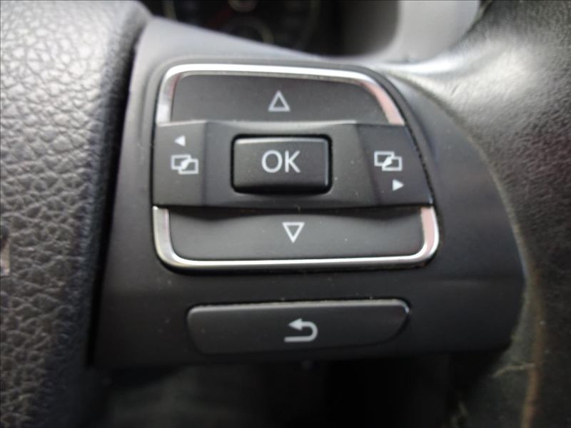 Volkswagen Touran 2,0 TDI 103kW 7.MÍST - fotka 41 z 55