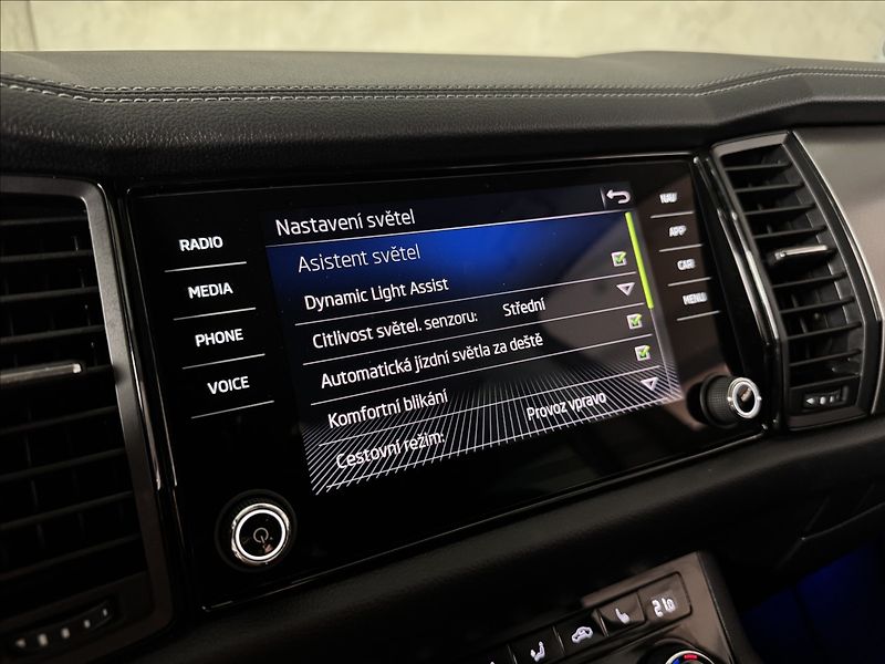 Škoda Kodiaq 2,0 TDi  DSG Clever LED Assist - fotka 32 z 48