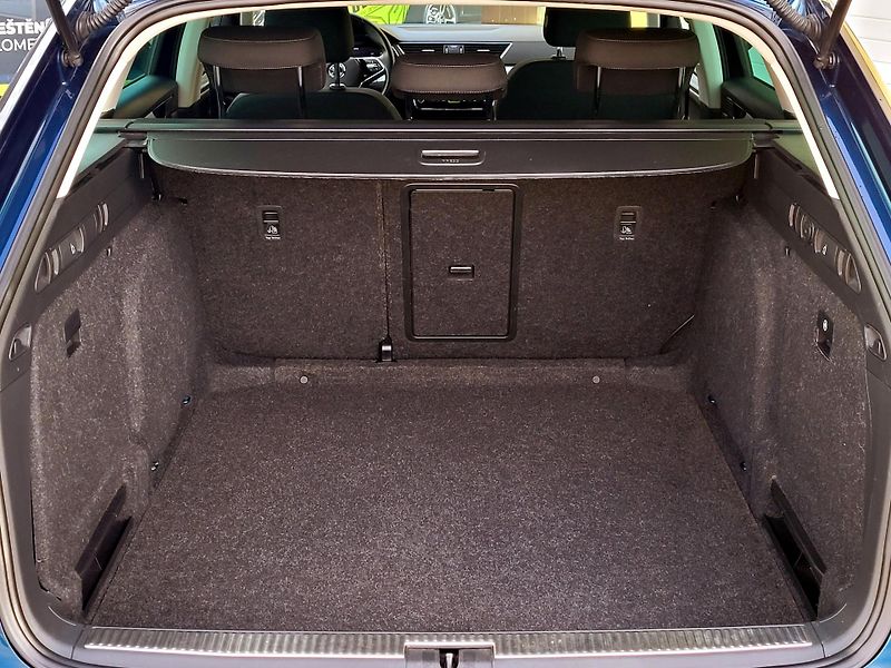 Škoda Superb TSi DSG AMB *SERVIS,CEBIA   - fotka 13 z 43