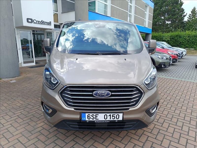 Ford Tourneo Custom 2,0 TDCi Titánium X, L2 - fotka 3 z 23