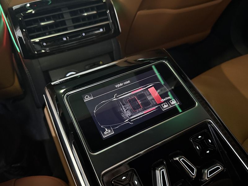 Audi S8 B&O-Adv. Carbon Matrix Pano TV - fotka 14 z 52