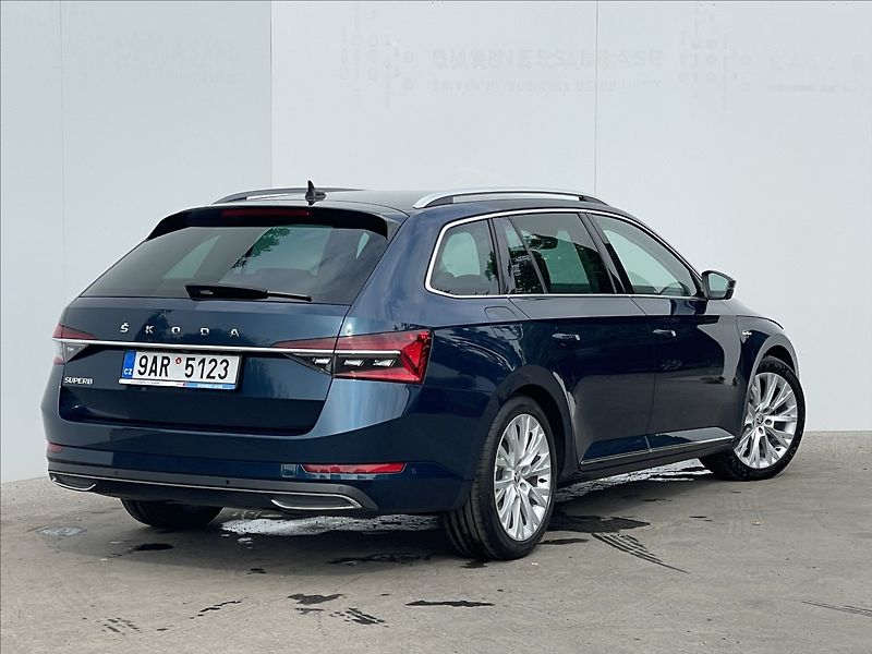 Škoda Superb 1,5 TSI DSG Combi L&K DCC+ACC - fotka 3 z 23