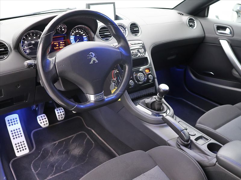 Peugeot RCZ 1,6 16V 147kW Allure Navi - fotka 24 z 32