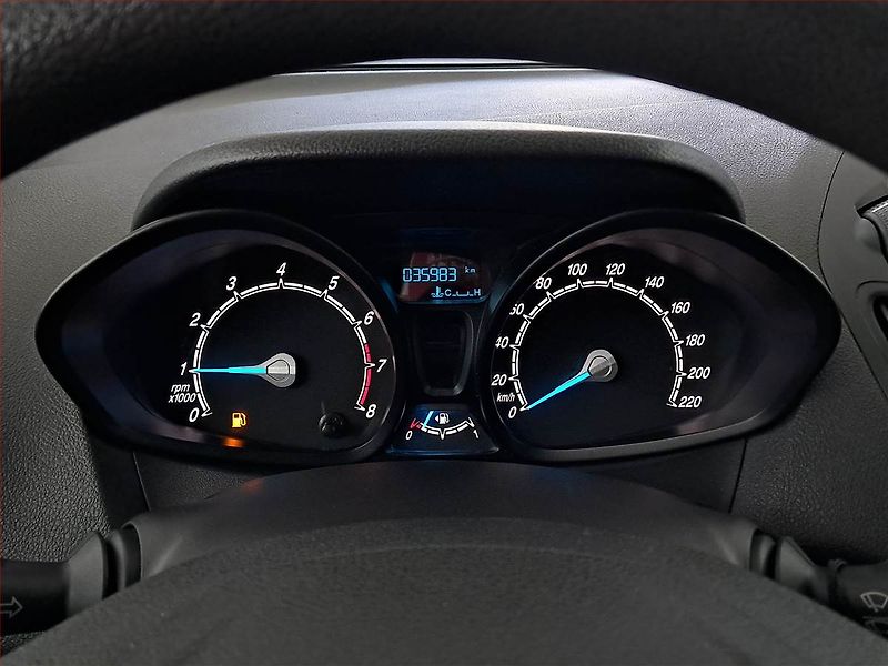 Ford Transit Courier (2019) 1.0 EcoBoost, ČR - fotka 8 z 11