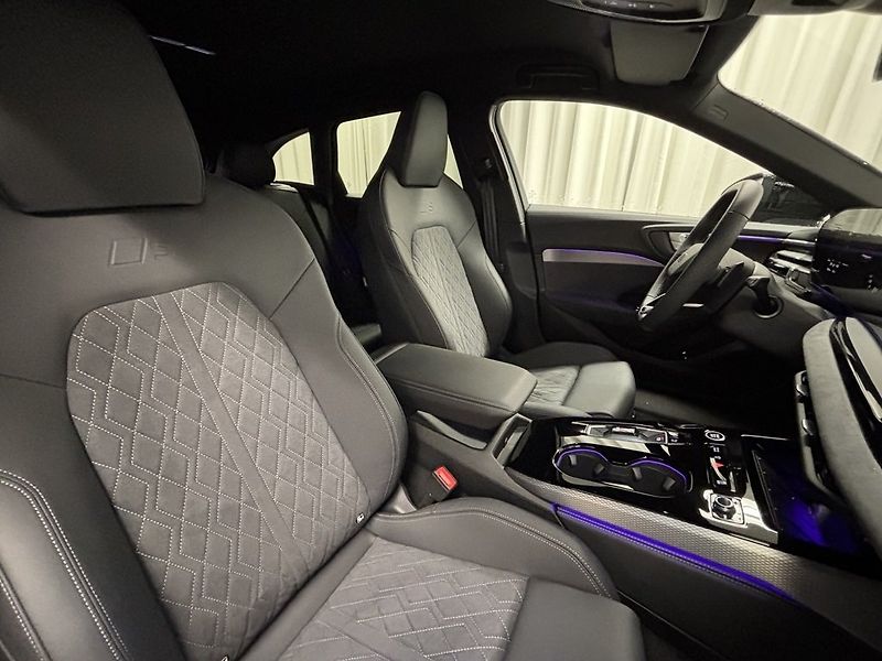 Audi A5 e-hybrid q S-Line Alcantara - fotka 8 z 9