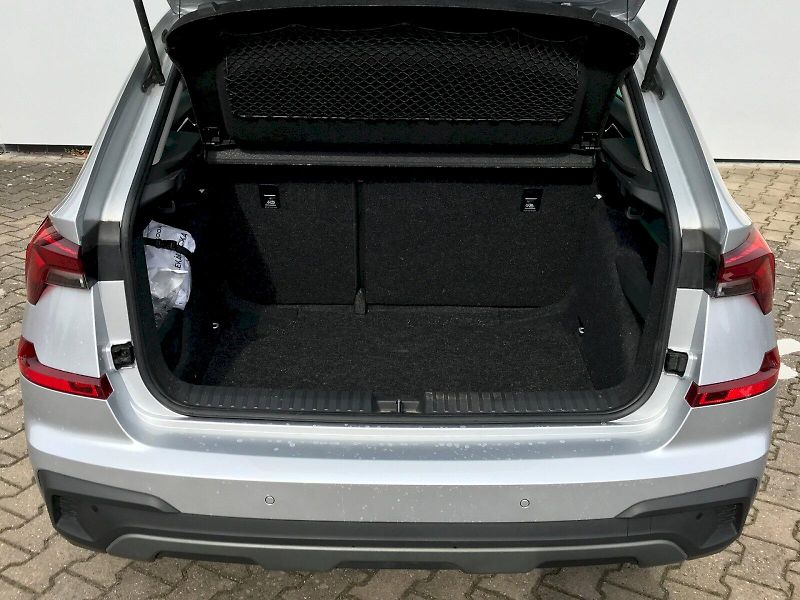 Škoda Kamiq (2024) Top Selection 1,0 TSI - fotka 25 z 26
