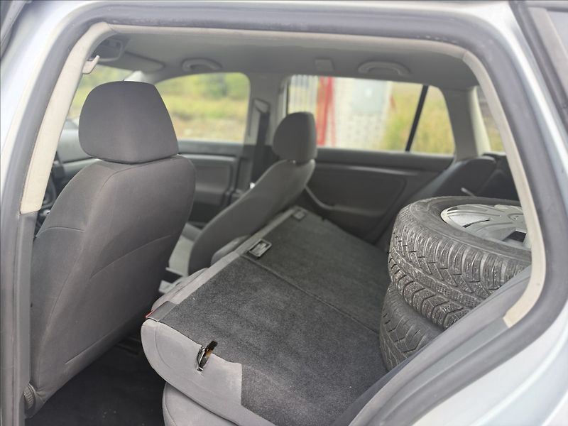 Volkswagen Golf 1,9 TDI 77kW +SADA KOL, TAŽNÉ - fotka 14 z 22