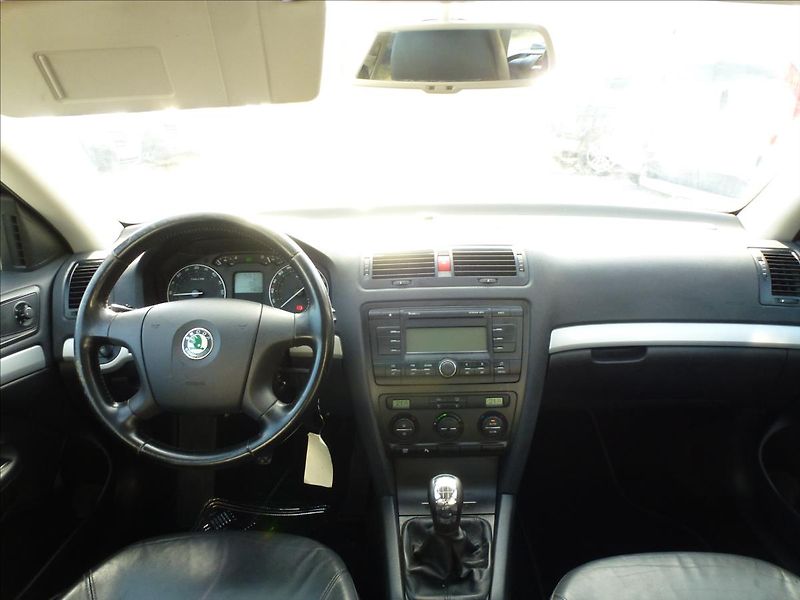 Škoda Octavia 1,9 TDI Pěkná - Bez koroze!!! - fotka 32 z 50