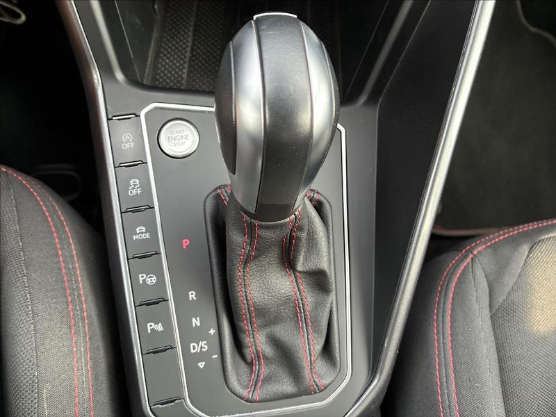 Volkswagen Polo 2,0 GTI VIRTUÁL KEYLESS - fotka 18 z 32