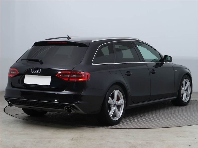 Audi A4 (2013) S-Line 3.0 TDI, 4X4, Automat - fotka 5 z 18