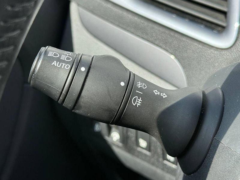 Renault Scénic (2016) 1.6 dCi 96 kW Expression - fotka 17 z 21