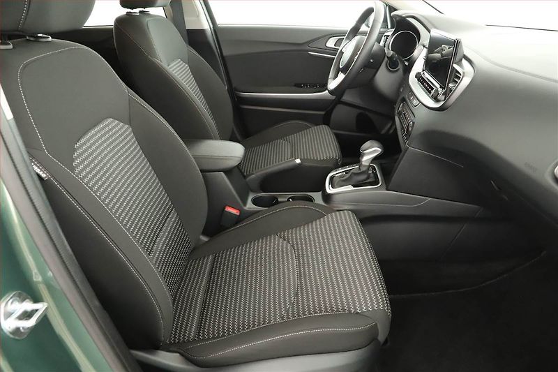Kia Ceed (2025) 1.5 T-GDI, TOP, DPH, AUTOMAT - fotka 7 z 20