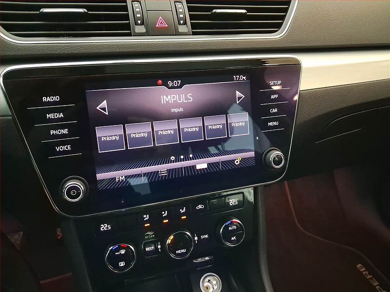 Škoda Superb (2019) Style 2.0 TDI, Automat, Kůže - fotka 12 z 21