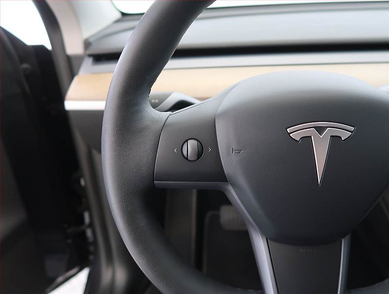 Tesla Model Y (2022) Long Range AWD 79kWh, SoH 92% - fotka 28 z 33