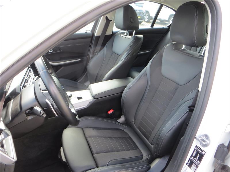 BMW Řada 3 2,0 318i 115kw LED, AUT, ČR - fotka 12 z 24