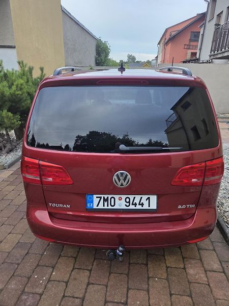 Volkswagen Touran (2011) Prodám VW Touran 2.0, 7 míst - fotka 4 z 21