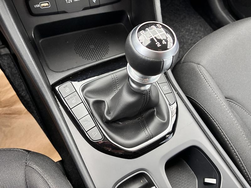 Hyundai Tucson 1.6CRD 85kW REZERVACE - fotka 21 z 31