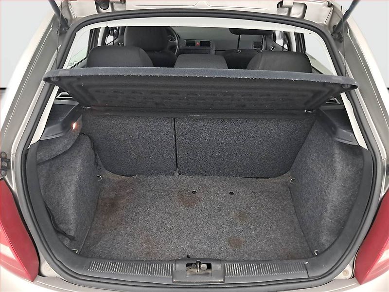 Škoda Fabia (2006) 1.2, po STK, Tažné, Klima - fotka 13 z 14