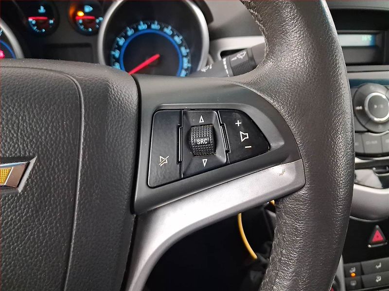 Chevrolet Cruze (2009) 1.6 i 16V, Park. senzory - fotka 14 z 15