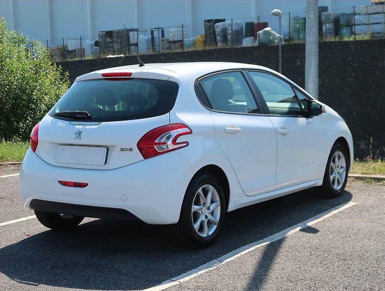 Peugeot 208 (2014) 1.0 VTi, Tempomat - fotka 5 z 15