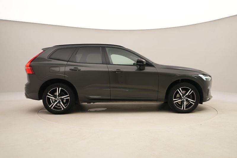 Volvo XC60 T5 AWD R-DESIGN AUT CZ - fotka 13 z 46