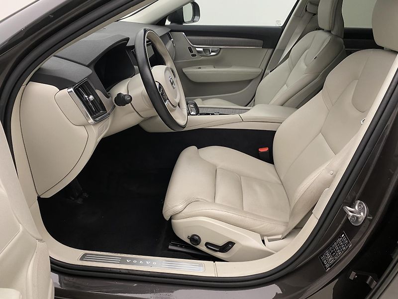 Volvo V90 CC B4 AWD CORE AUT CZ - fotka 3 z 52