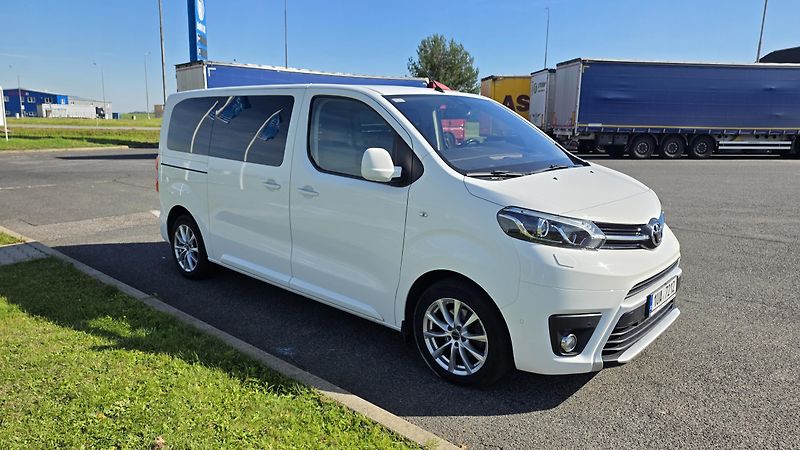 Toyota ProAce Verso (2020) 2.0D-4D 130 kW 6 míst, DPH VIP - fotka 24 z 29