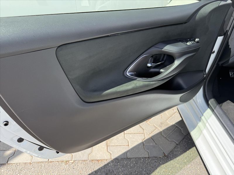 Toyota GR Yaris 1,6 GR Dynamic + Sport 4x4 - fotka 19 z 20