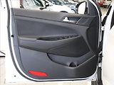 Hyundai Tucson 1,6 T-GDI 130kW 71tkm.2.maj.ČR - náhled 16