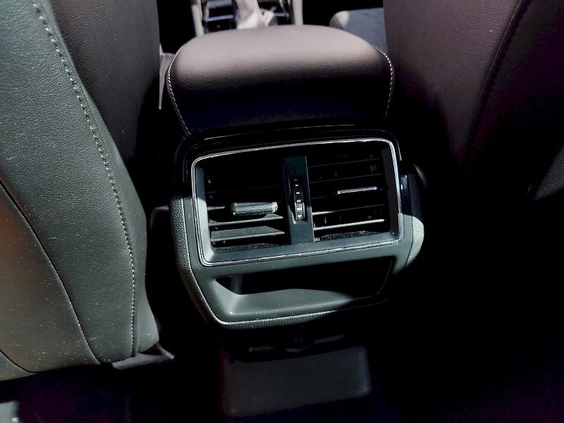 Škoda Karoq (2022) Executive 2,0 Tdi 110 Kw 4x4 D - fotka 24 z 33